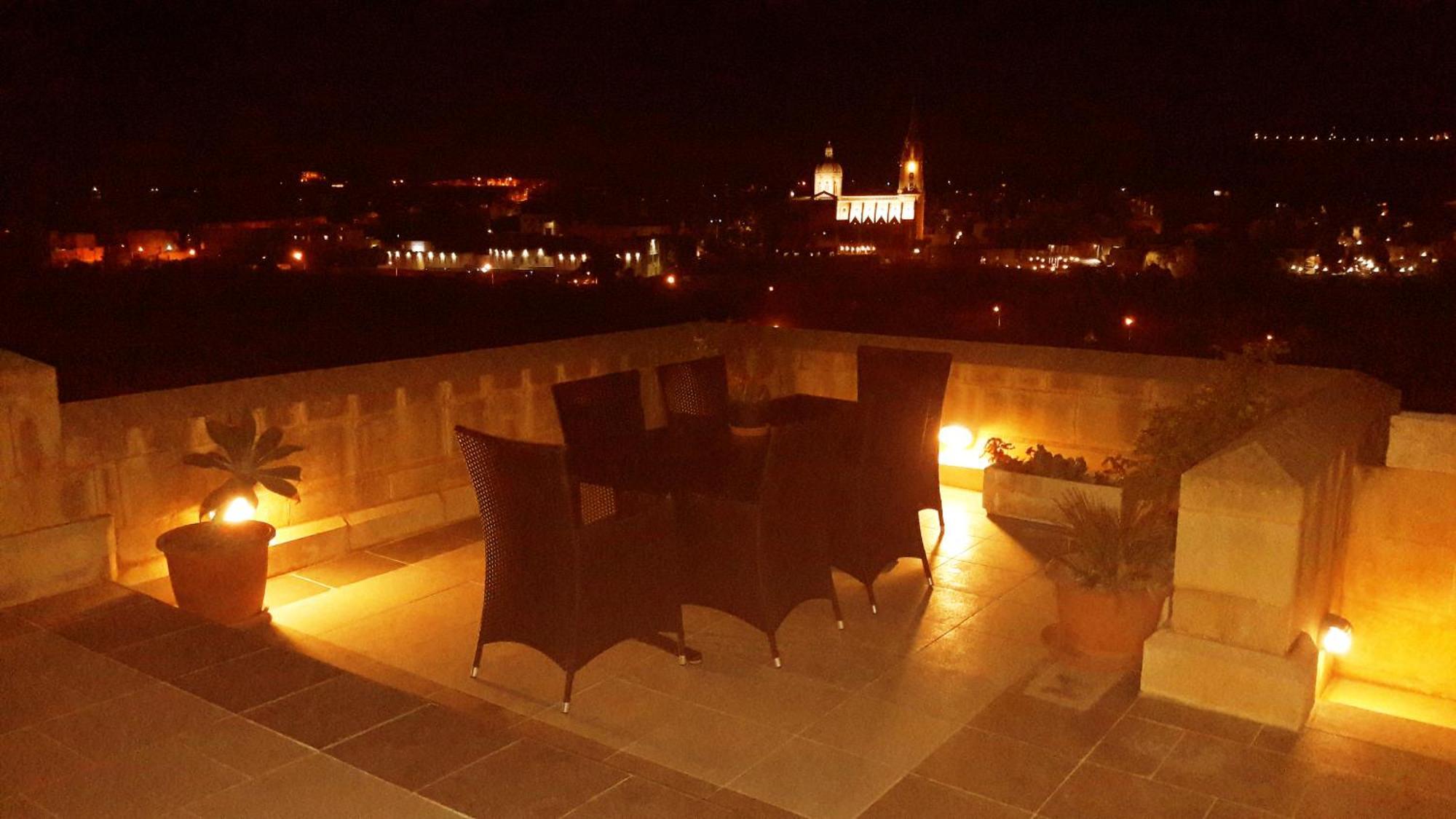 Luxury Apartment - Fort Chambray Għajnsielem Buitenkant foto