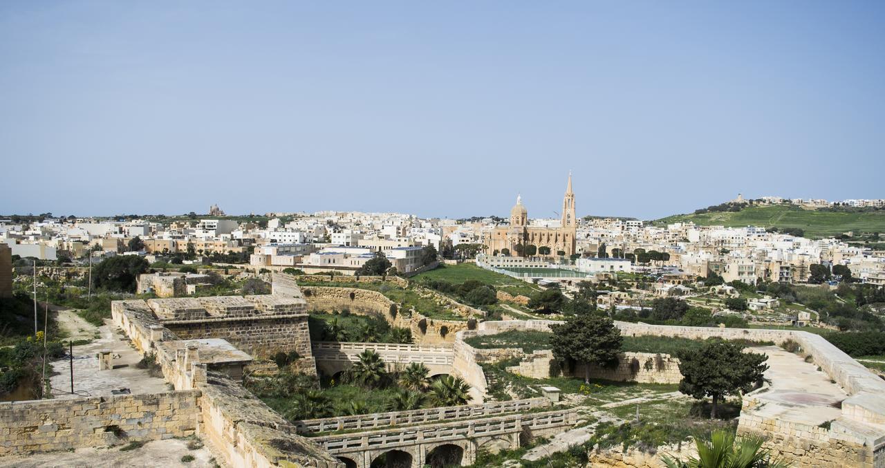 Luxury Apartment - Fort Chambray Għajnsielem Buitenkant foto